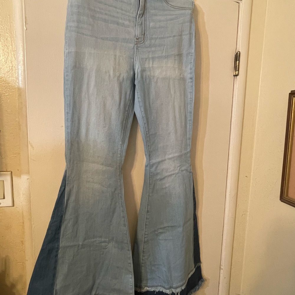 Women's Two-Tone Flare Jeans